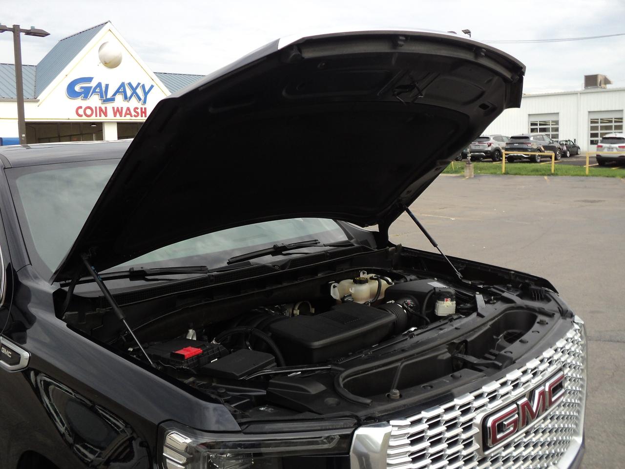 2021 GMC Yukon XL Denali 4WD 6.2L8cyl RoofNavLeatherHeatedCoolSeats - Photo #39