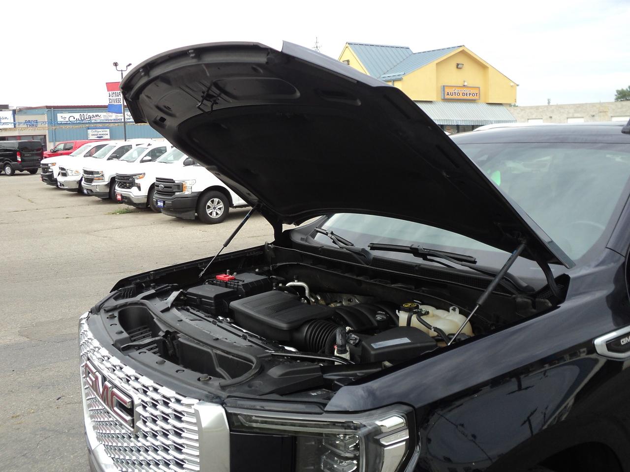 2021 GMC Yukon XL Denali 4WD 6.2L8cyl RoofNavLeatherHeatedCoolSeats - Photo #40