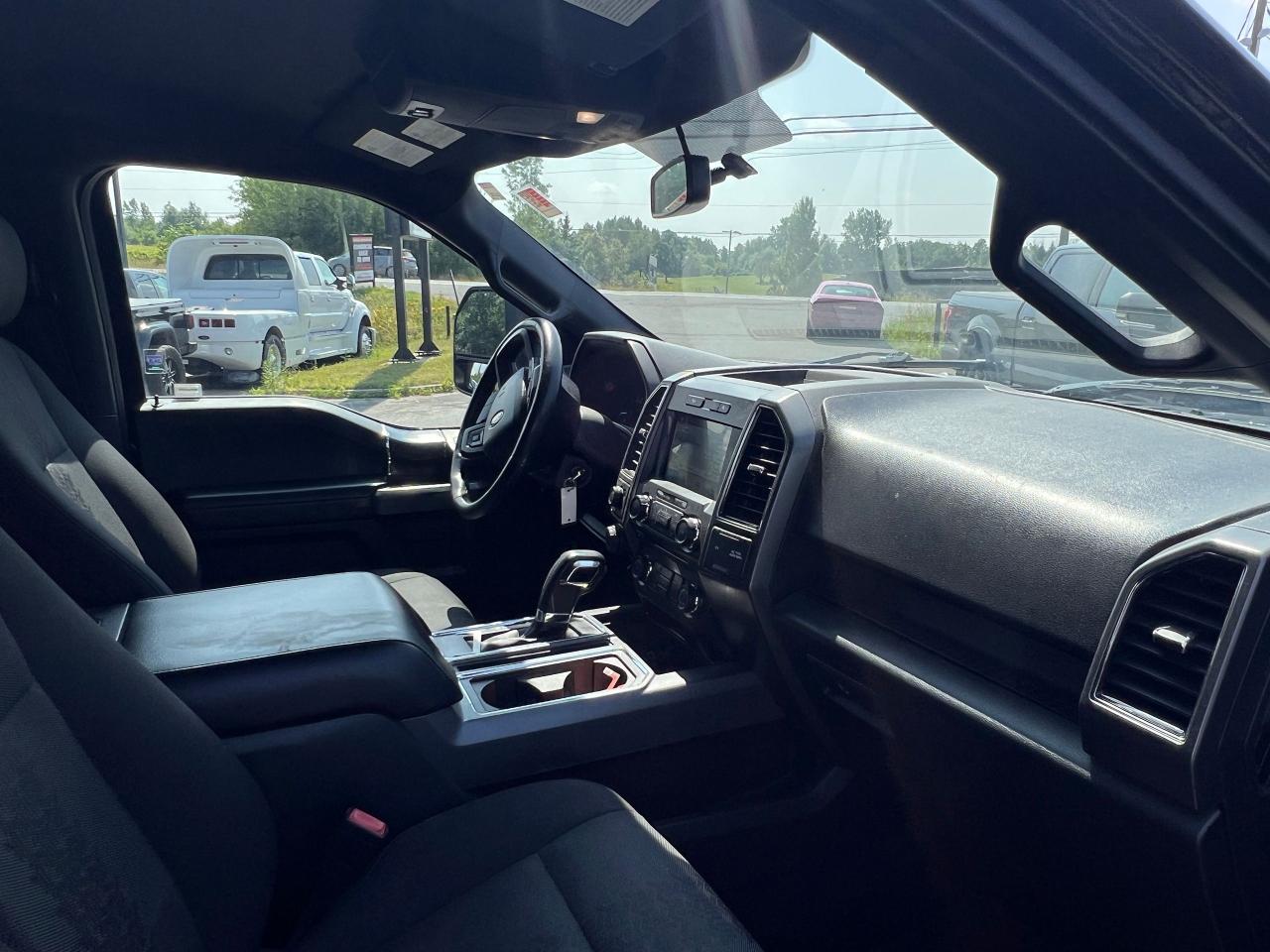 2018 Ford F-150 XLT Photo3