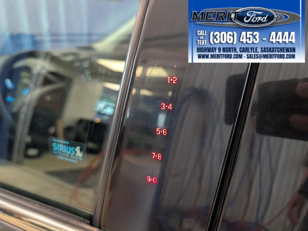 2017 Ford Escape SE - Moonroof, Heated Seats +MORE Photo5