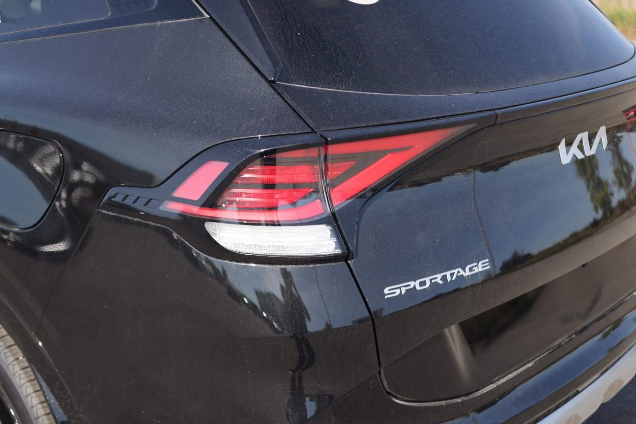 2025 Kia Sportage Plug-In Hybrid SX AWD w/Black Interior Photo