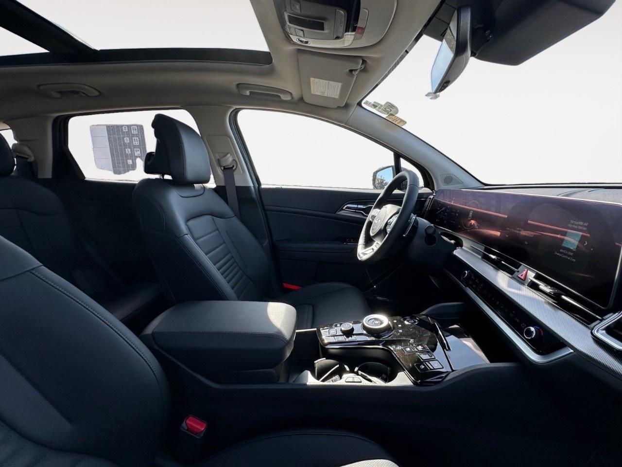 2025 Kia Sportage Plug-In Hybrid SX AWD w/Black Interior Photo