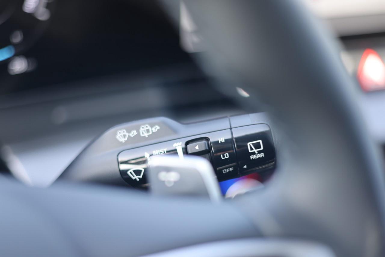 2025 Kia Sportage Plug-In Hybrid SX AWD w/Black Interior Photo