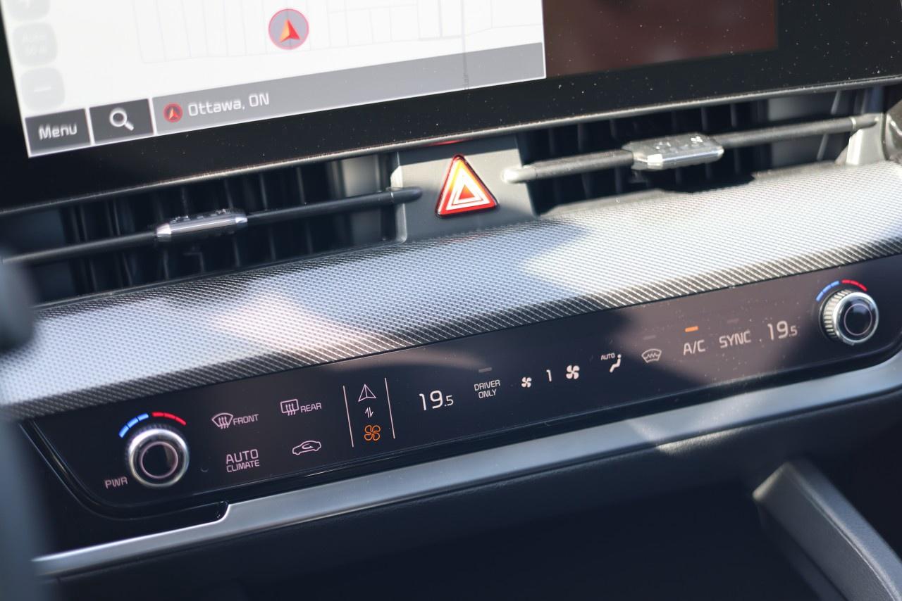 2025 Kia Sportage Plug-In Hybrid SX AWD w/Black Interior Photo