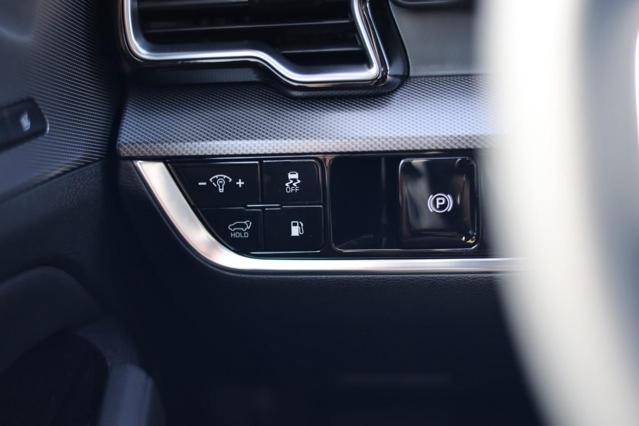 2025 Kia Sportage Plug-In Hybrid SX AWD w/Black Interior Photo