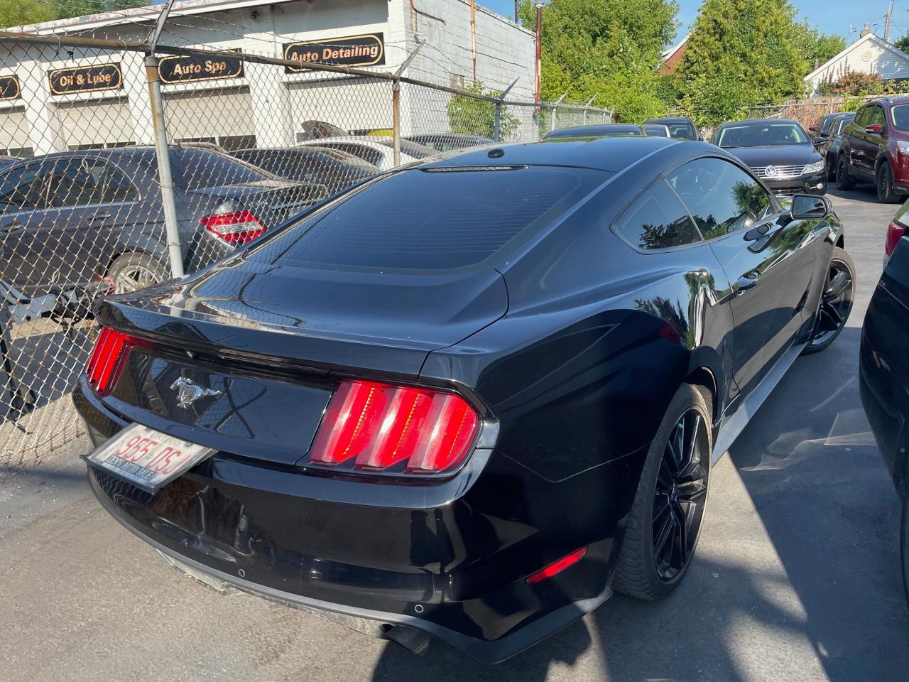 2017 Ford Mustang EcoBoost Premium *1 OWNER, NAV, BACKUP CAM* - Photo #5