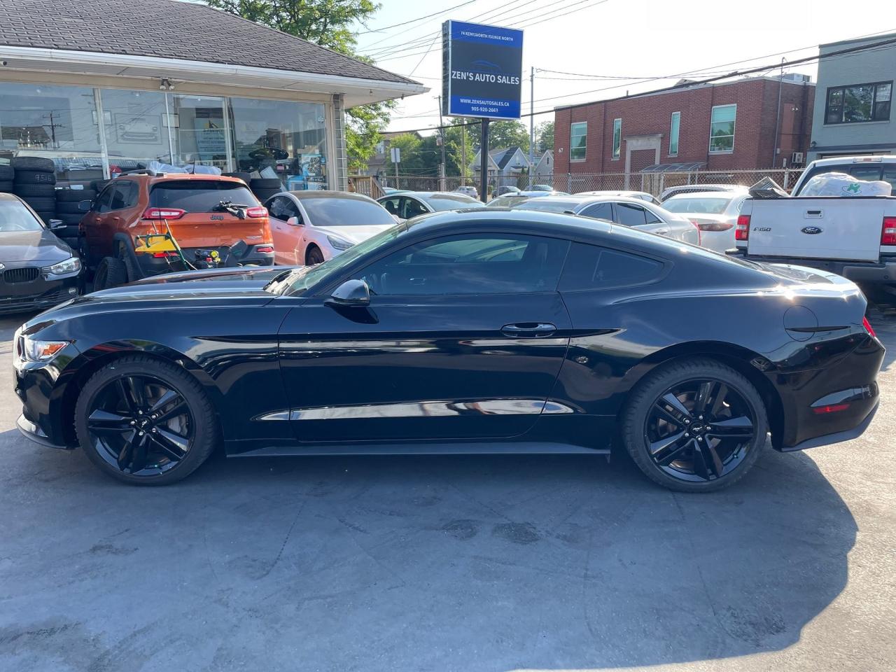 2017 Ford Mustang EcoBoost Premium *1 OWNER, NAV, BACKUP CAM* - Photo #8