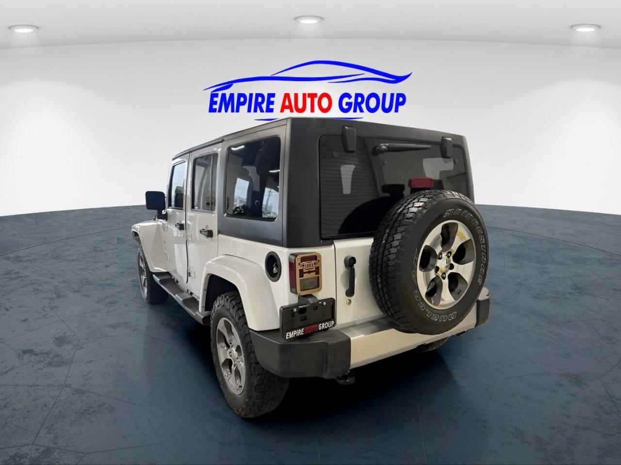 2016 Jeep Wrangler Unlimited Sahara Photo