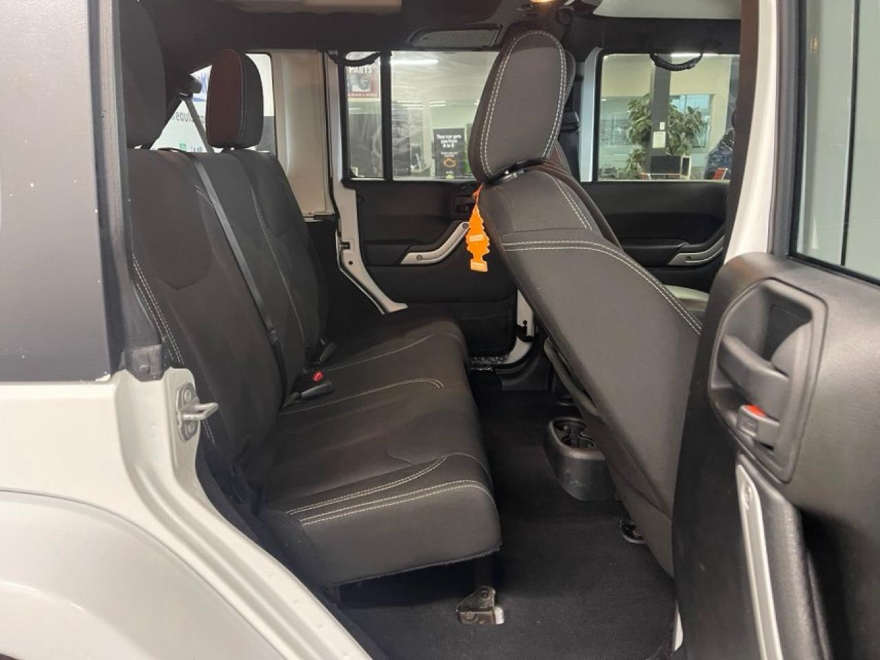 2016 Jeep Wrangler Unlimited Sahara Photo