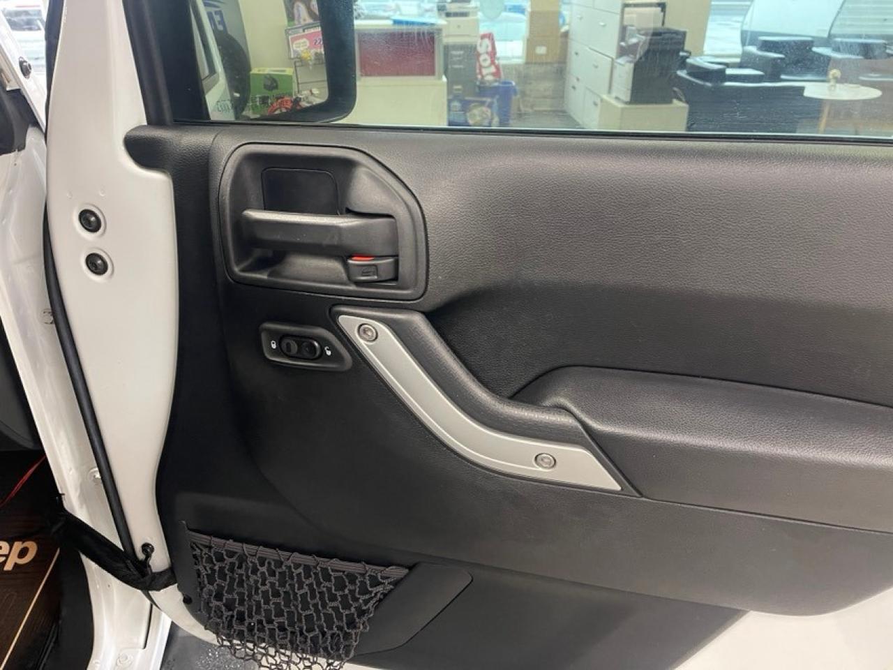 2016 Jeep Wrangler Unlimited Sahara Photo