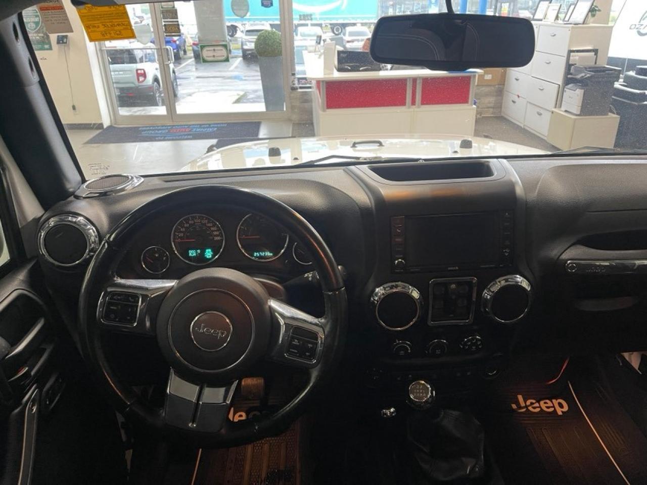 2016 Jeep Wrangler Unlimited Sahara Photo