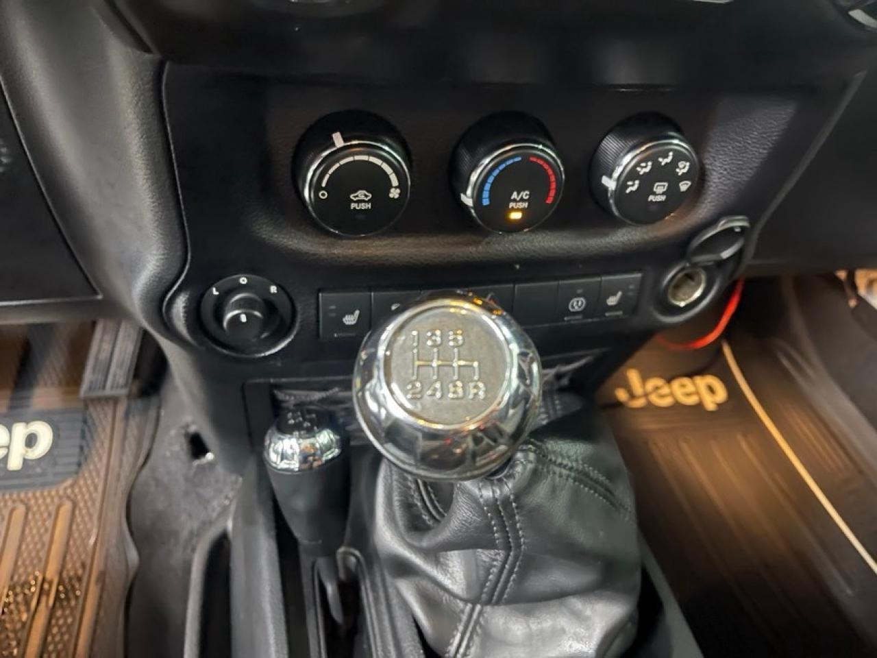 2016 Jeep Wrangler Unlimited Sahara Photo