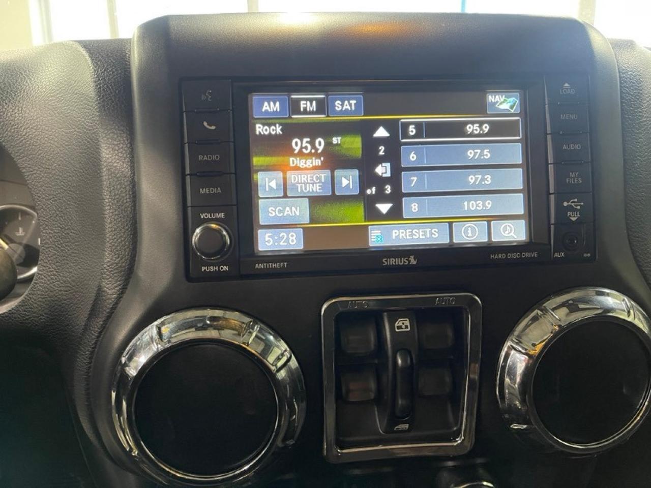 2016 Jeep Wrangler Unlimited Sahara Photo