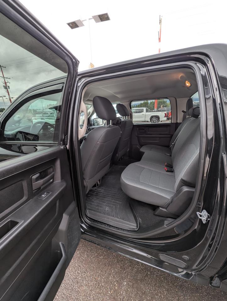 2022 RAM 1500 Classic EXPRESS Photo