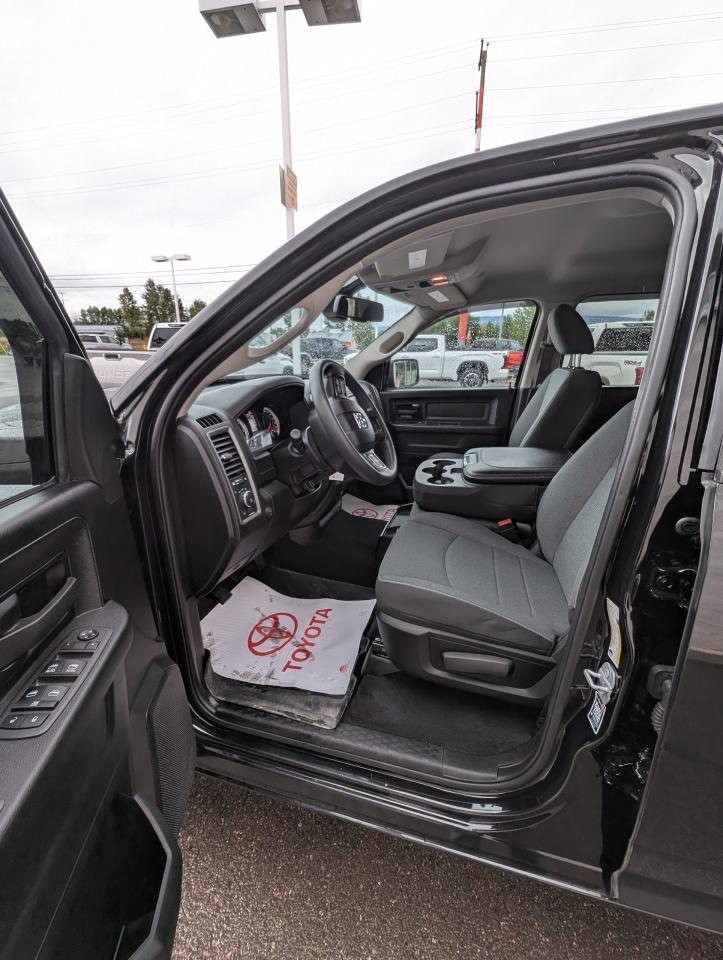 2022 RAM 1500 Classic EXPRESS Photo