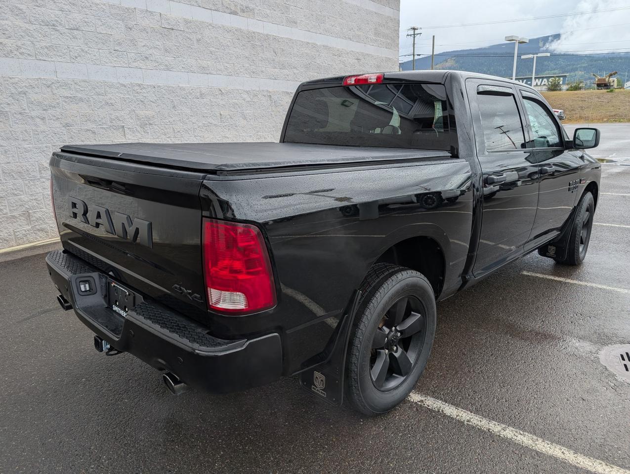 2022 RAM 1500 Classic EXPRESS Photo