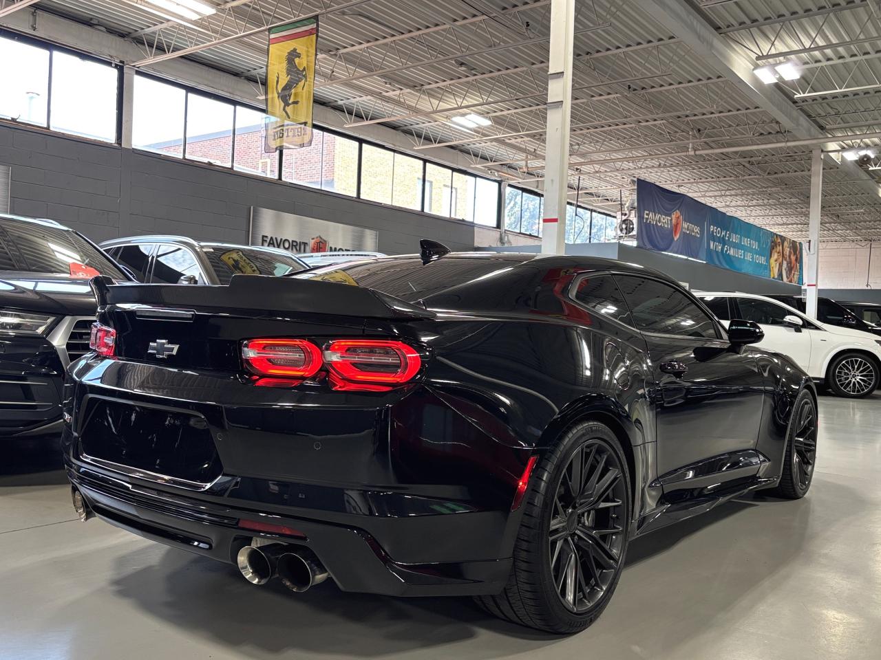2019 Chevrolet Camaro ZL1|COUPE|LT4SUPERCHARGED|CARBONHOOD|BREMBO|HUD|++ - Photo #9