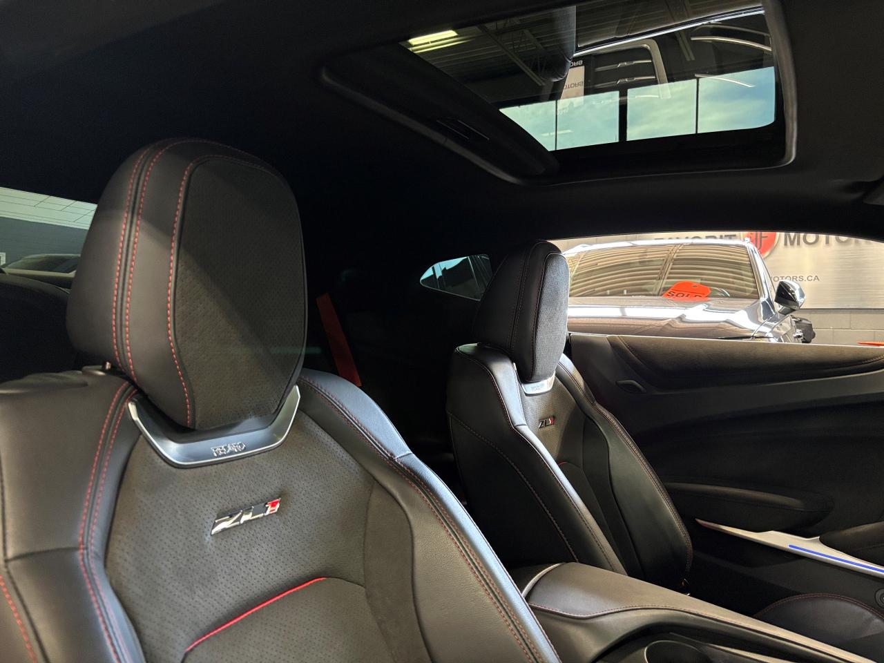 2019 Chevrolet Camaro ZL1|COUPE|LT4SUPERCHARGED|CARBONHOOD|BREMBO|HUD|++ - Photo #21