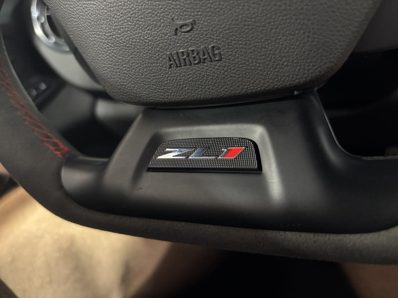 2019 Chevrolet Camaro ZL1|COUPE|LT4SUPERCHARGED|CARBONHOOD|BREMBO|HUD|++ - Photo #44