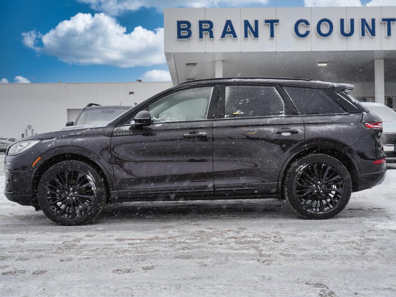 2023 Lincoln Corsair RESERVE MODEL | BLACK PKG | PANO ROOF | LEATHER | Photo