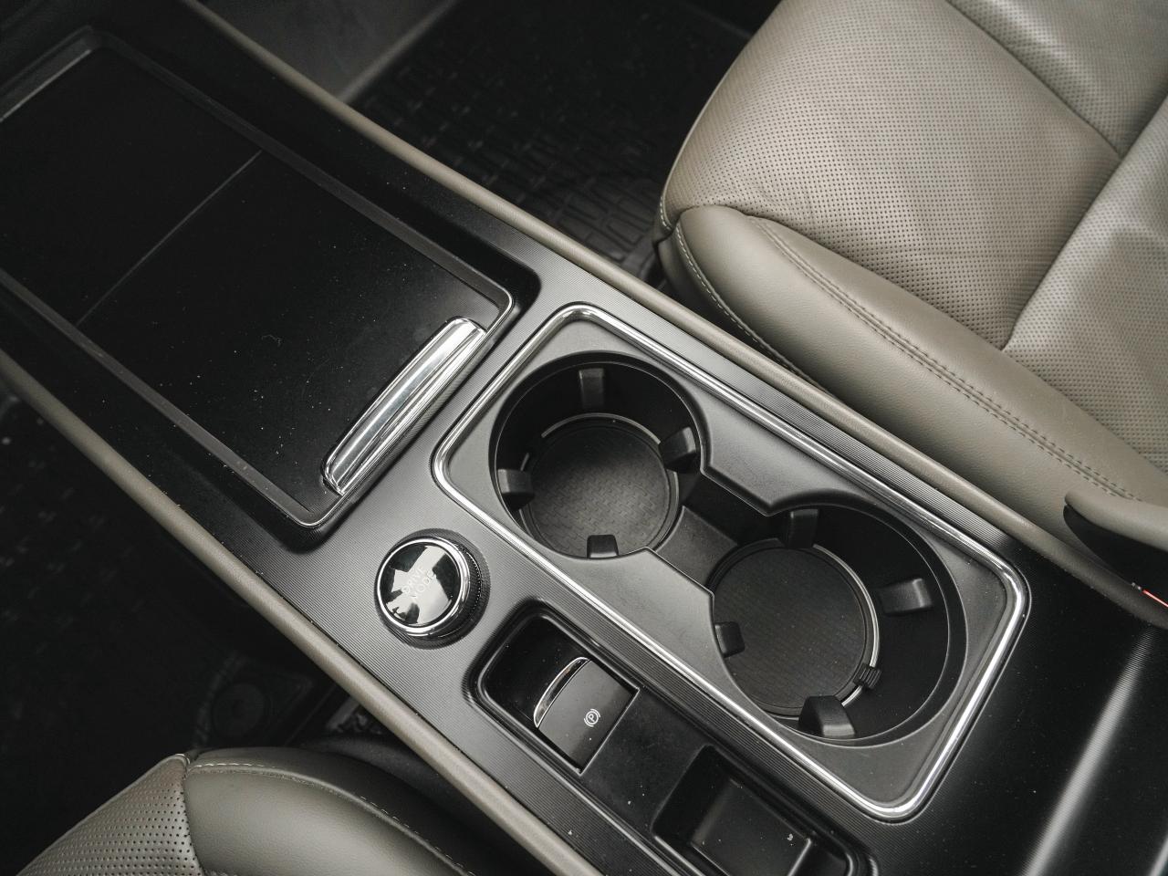 2023 Lincoln Corsair RESERVE MODEL | BLACK PKG | PANO ROOF | LEATHER | Photo