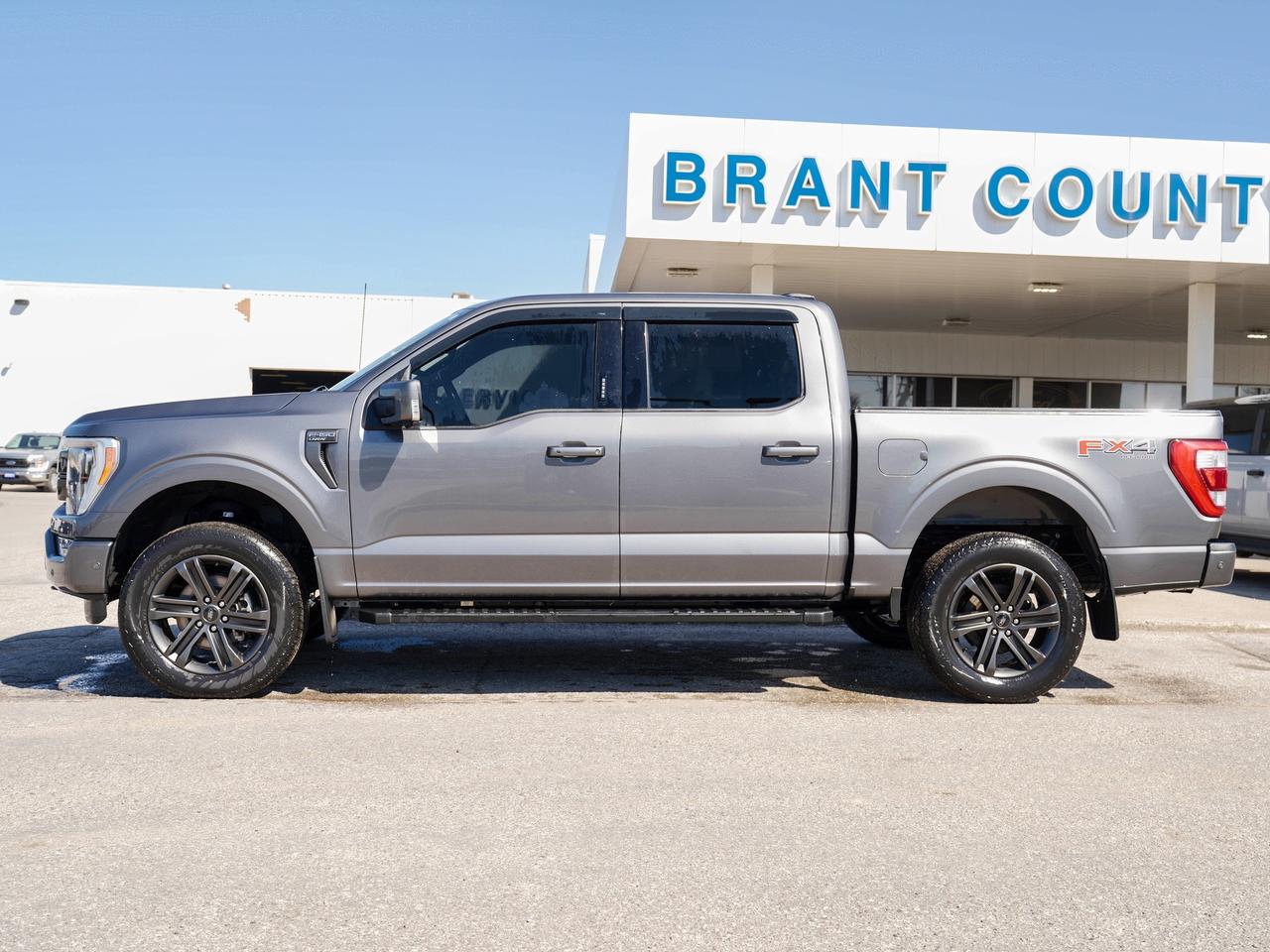 2022 Ford F-150 LARIAT | LEATHER | PANO ROOF | 4X4 | SPORT TRACK Photo