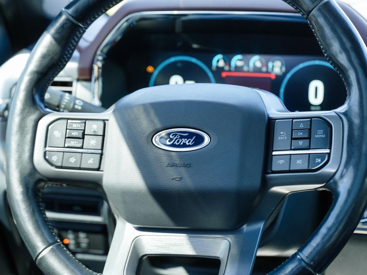 2022 Ford F-150 LARIAT | LEATHER | PANO ROOF | 4X4 | SPORT TRACK Photo