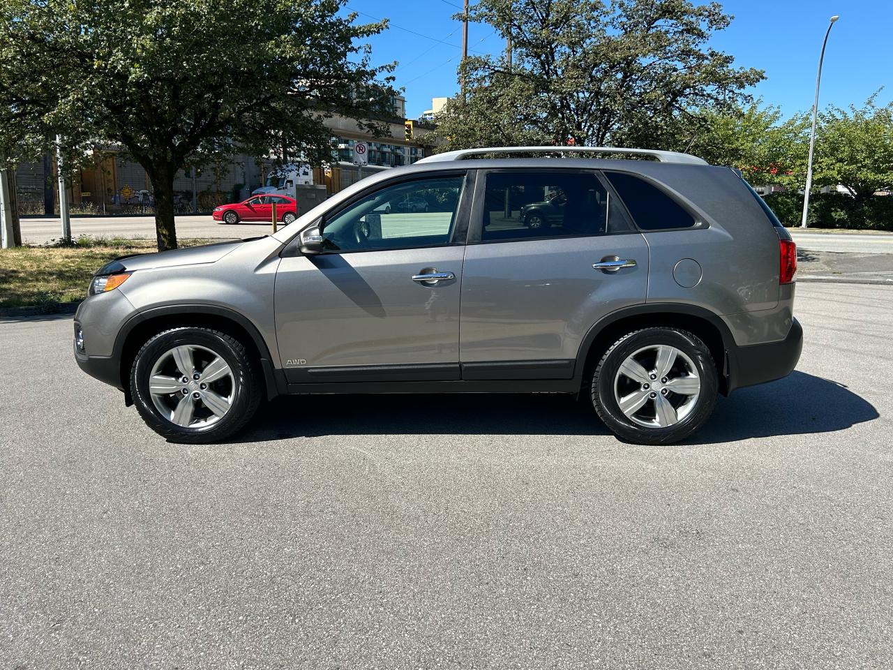 2012 Kia Sorento EX Lux w/3rd Row - Photo #2