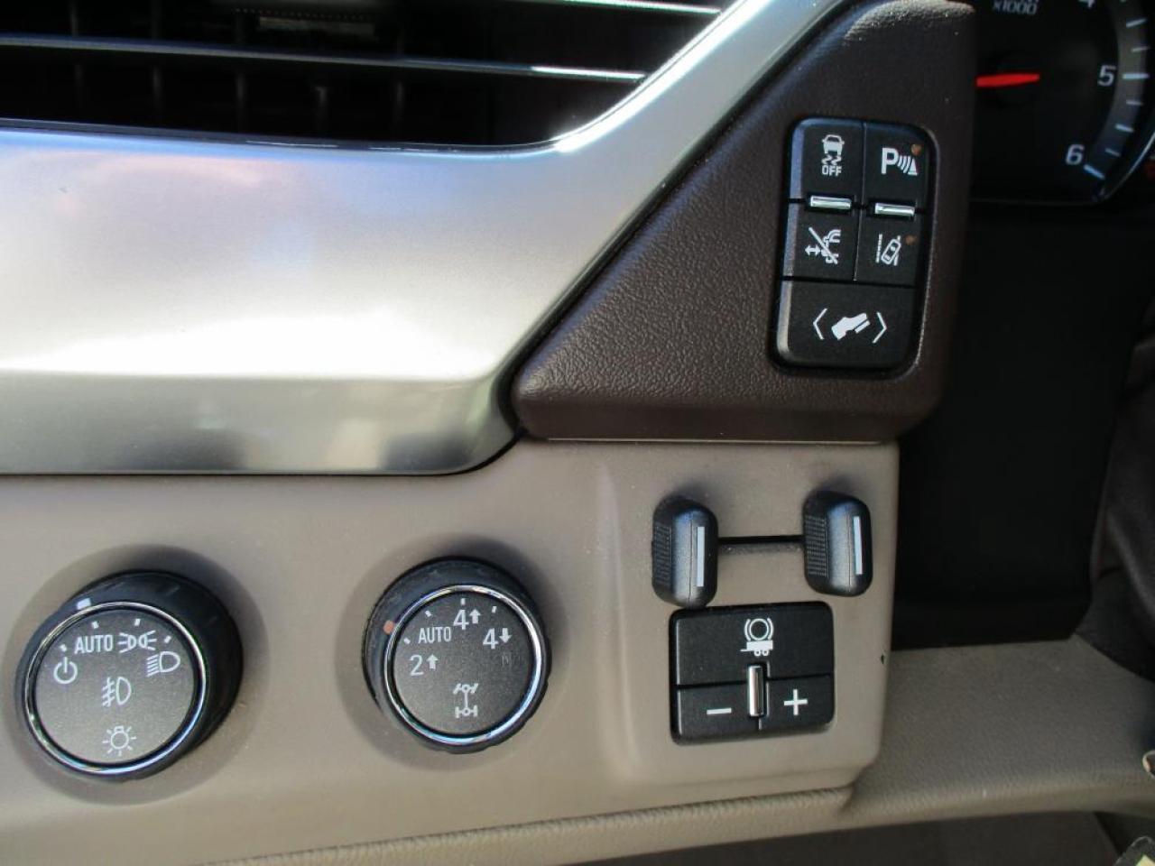 2015 Chevrolet Tahoe LTZ 4WD Photo10