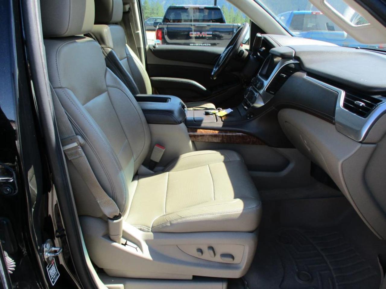 2015 Chevrolet Tahoe LTZ 4WD Photo12