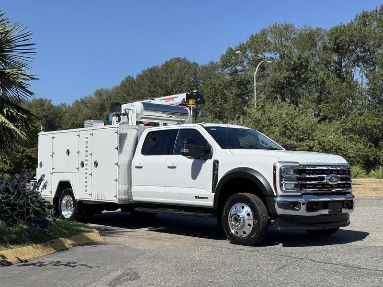Used 2024 Ford F-550 SUPER DUTY Lariat SuperCrew 4x4 Powerstroke Diesel Service Truck with Crane & Welder for sale in Burnaby, BC