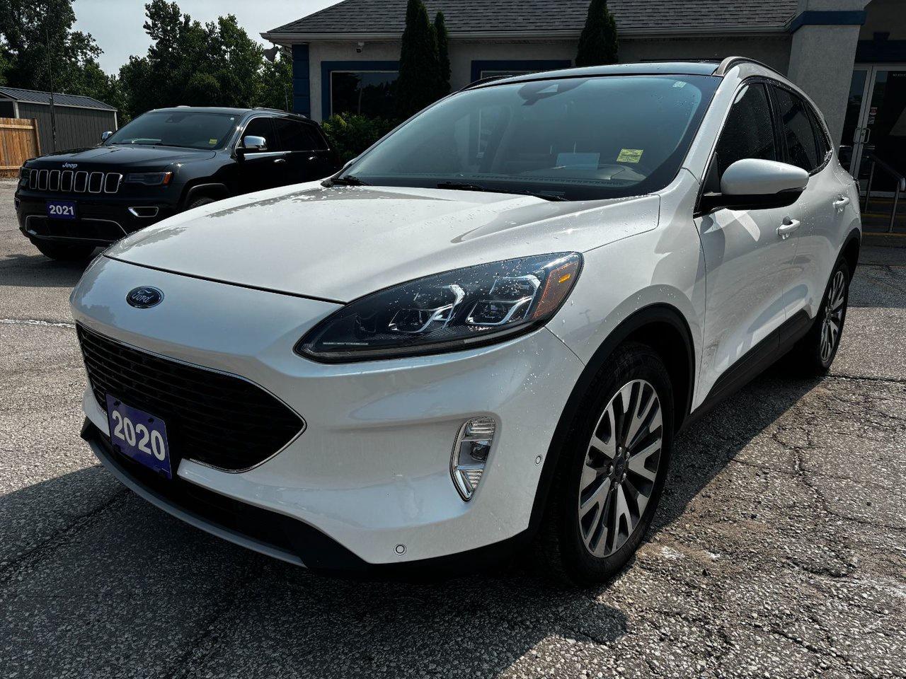 Used 2020 Ford Escape Titanium Hybrid for sale in Essex, ON