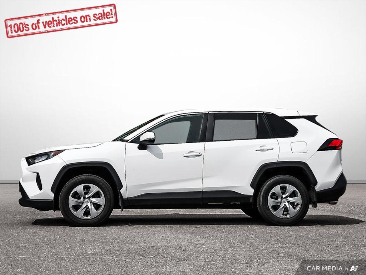 2022 Toyota RAV4 LE Photo2