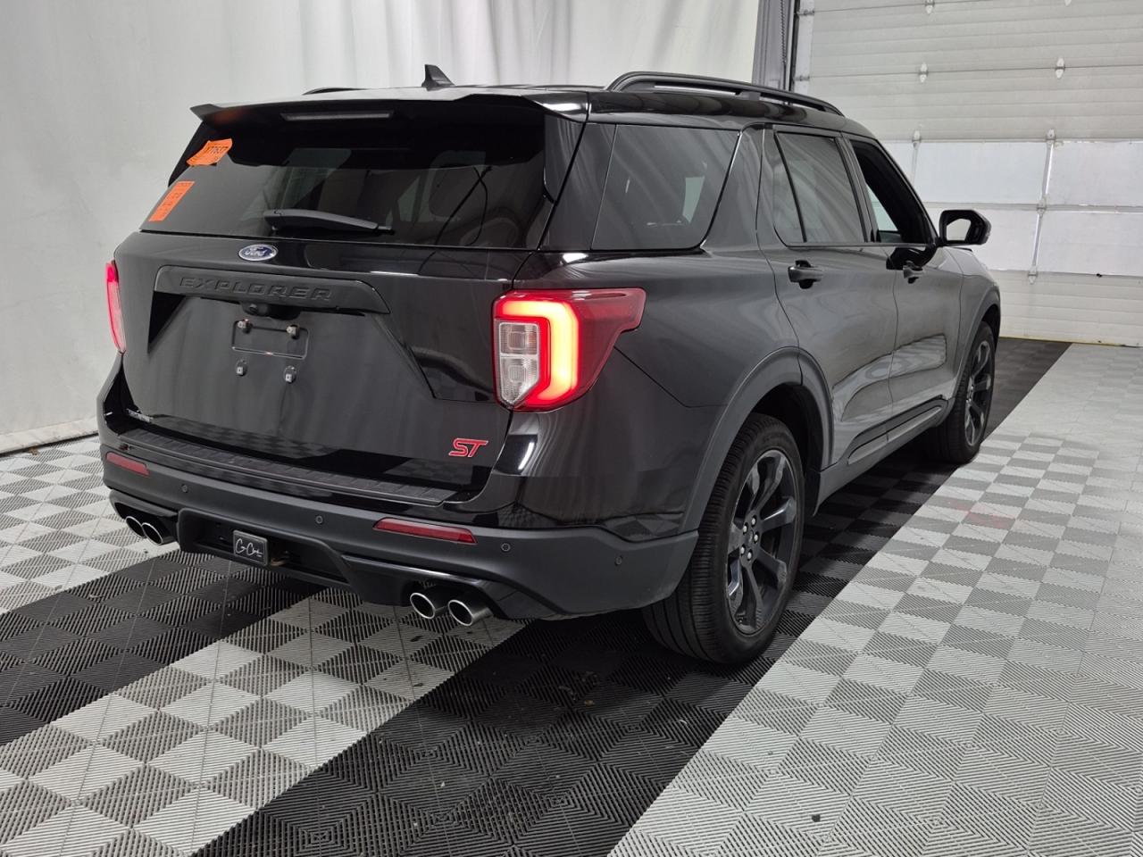 2022 Ford Explorer ST Photo5