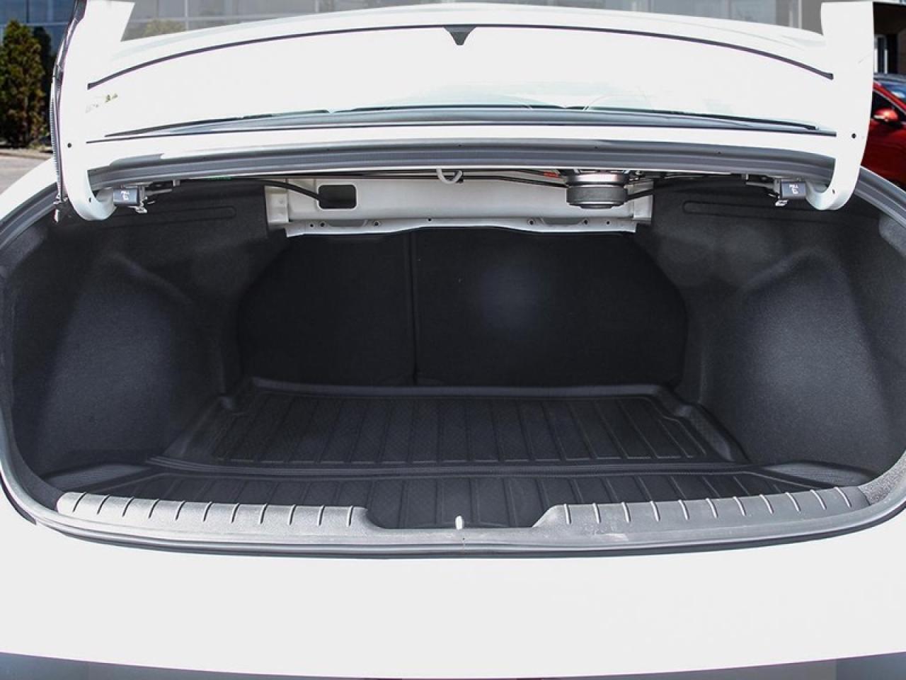 2025 Hyundai Elantra Luxury IVT  - Premium Audio - $110.20 /Wk Photo