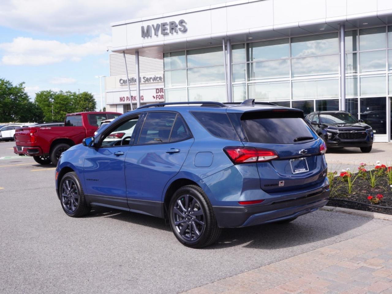 2024 Chevrolet Equinox RS  - Power Liftgate Photo2