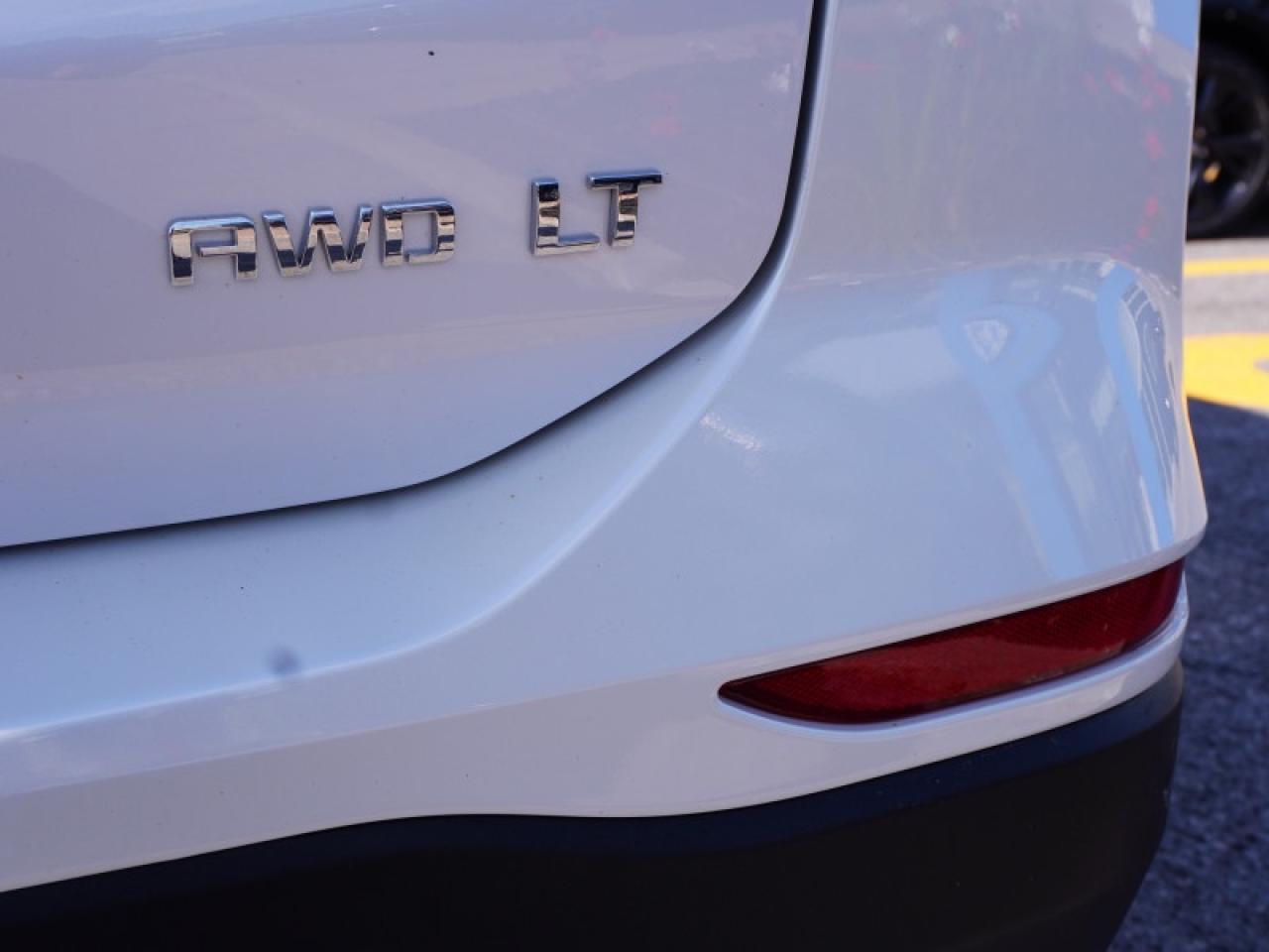 2022 Chevrolet Equinox LT  - LED Lights -  Apple CarPlay Photo