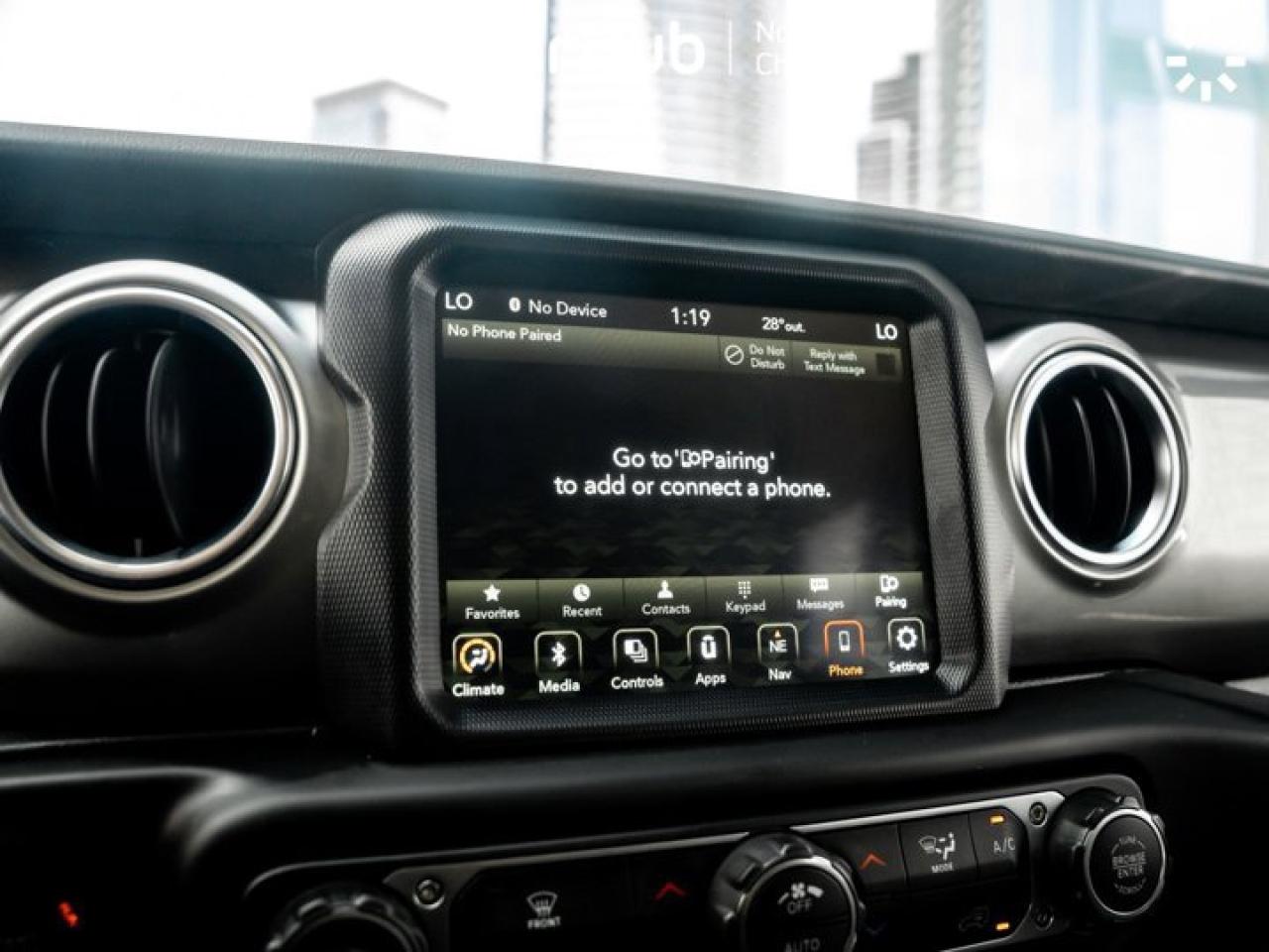 2021 Jeep Wrangler Unlimited Sahara 4x4 Uconnect 4C NAV & Sound Group Photo