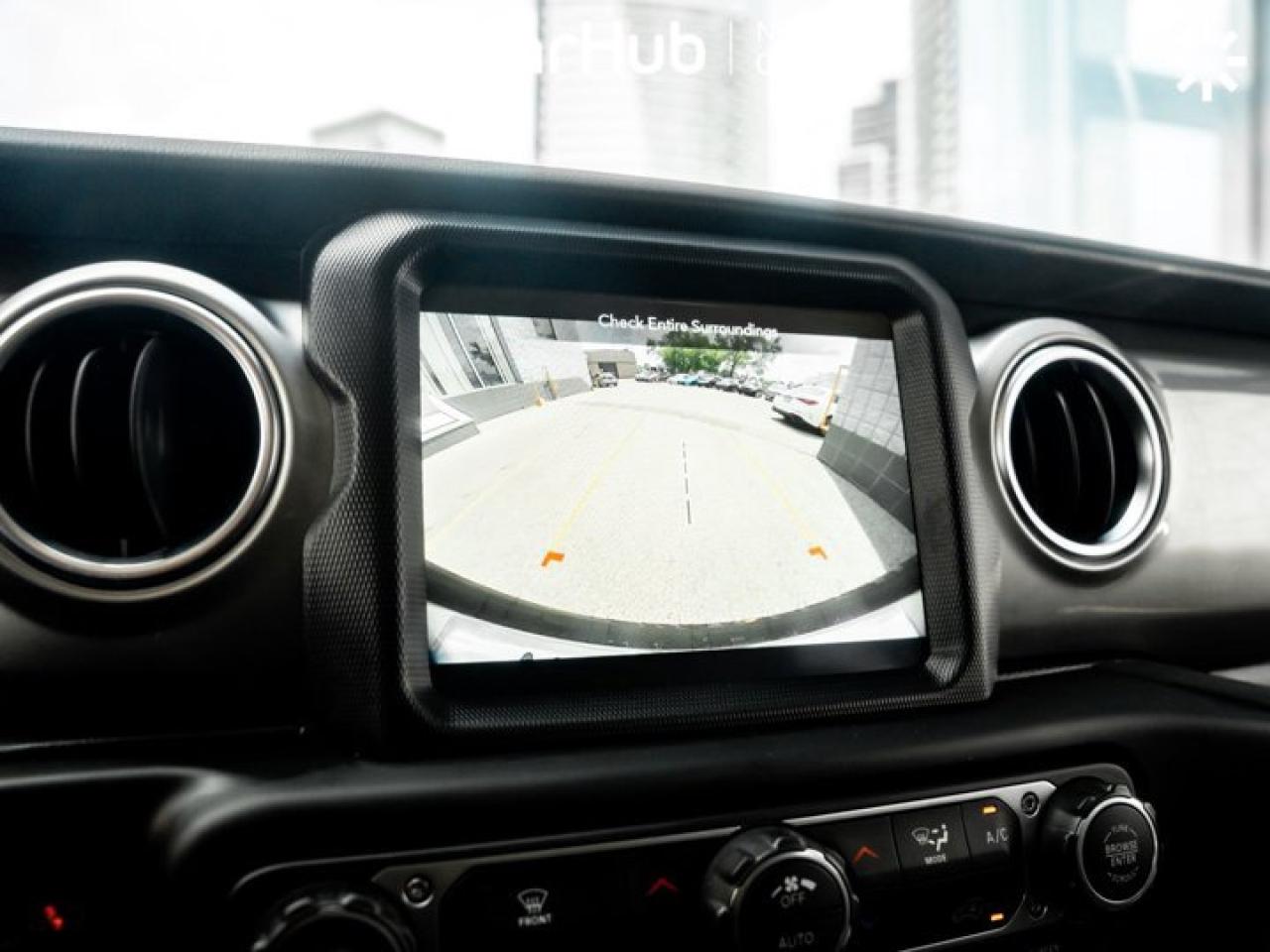 2021 Jeep Wrangler Unlimited Sahara 4x4 Uconnect 4C NAV & Sound Group Photo