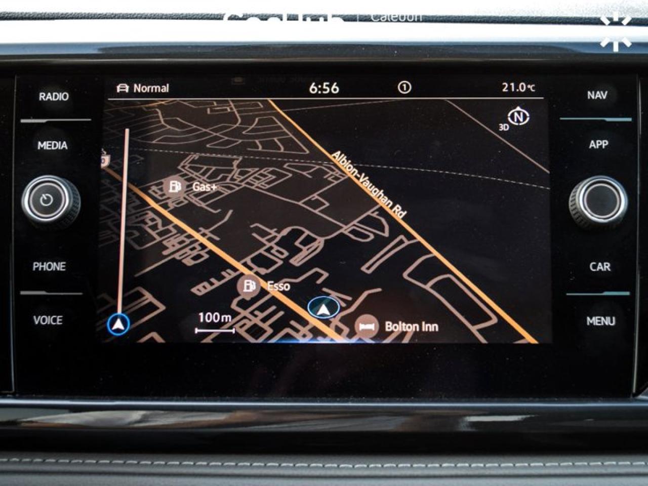 2022 Volkswagen Taos Highline 4Motion Pano Sunroof Blind Spot 19"Alloy Photo