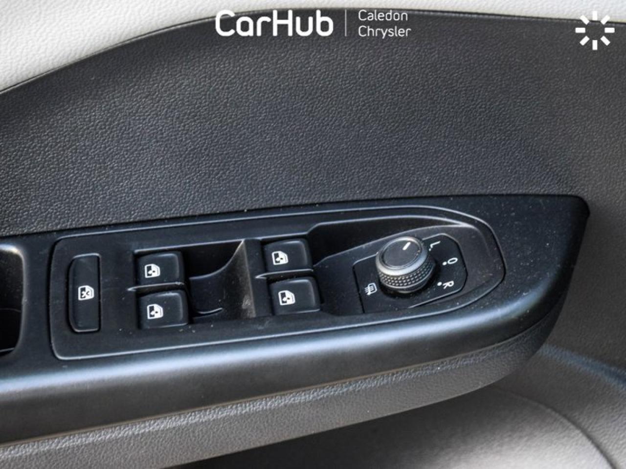 2022 Volkswagen Taos Highline 4Motion Pano Sunroof Blind Spot 19"Alloy Photo