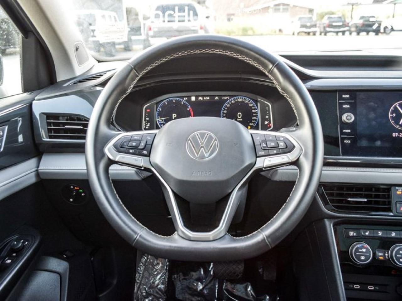 2022 Volkswagen Taos Highline 4Motion Pano Sunroof Blind Spot 19"Alloy Photo