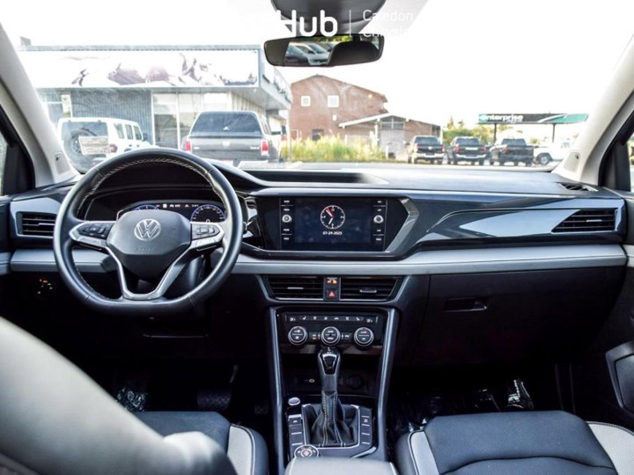 2022 Volkswagen Taos Highline 4Motion Pano Sunroof Blind Spot 19"Alloy Photo