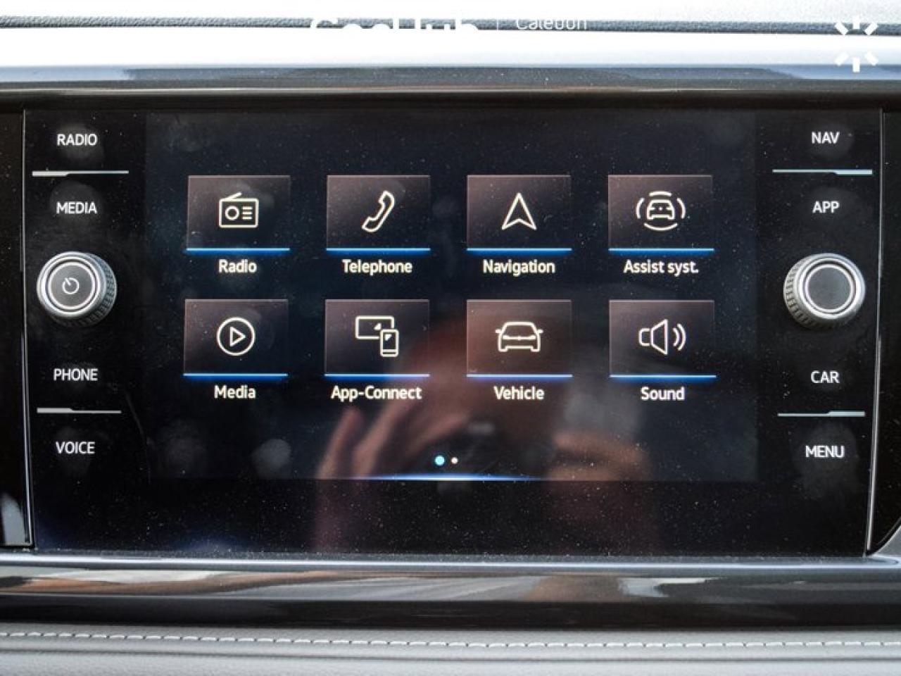 2022 Volkswagen Taos Highline 4Motion Pano Sunroof Blind Spot 19"Alloy Photo