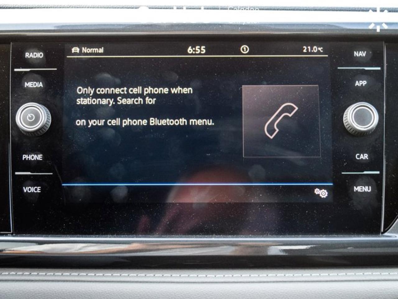 2022 Volkswagen Taos Highline 4Motion Pano Sunroof Blind Spot 19"Alloy Photo