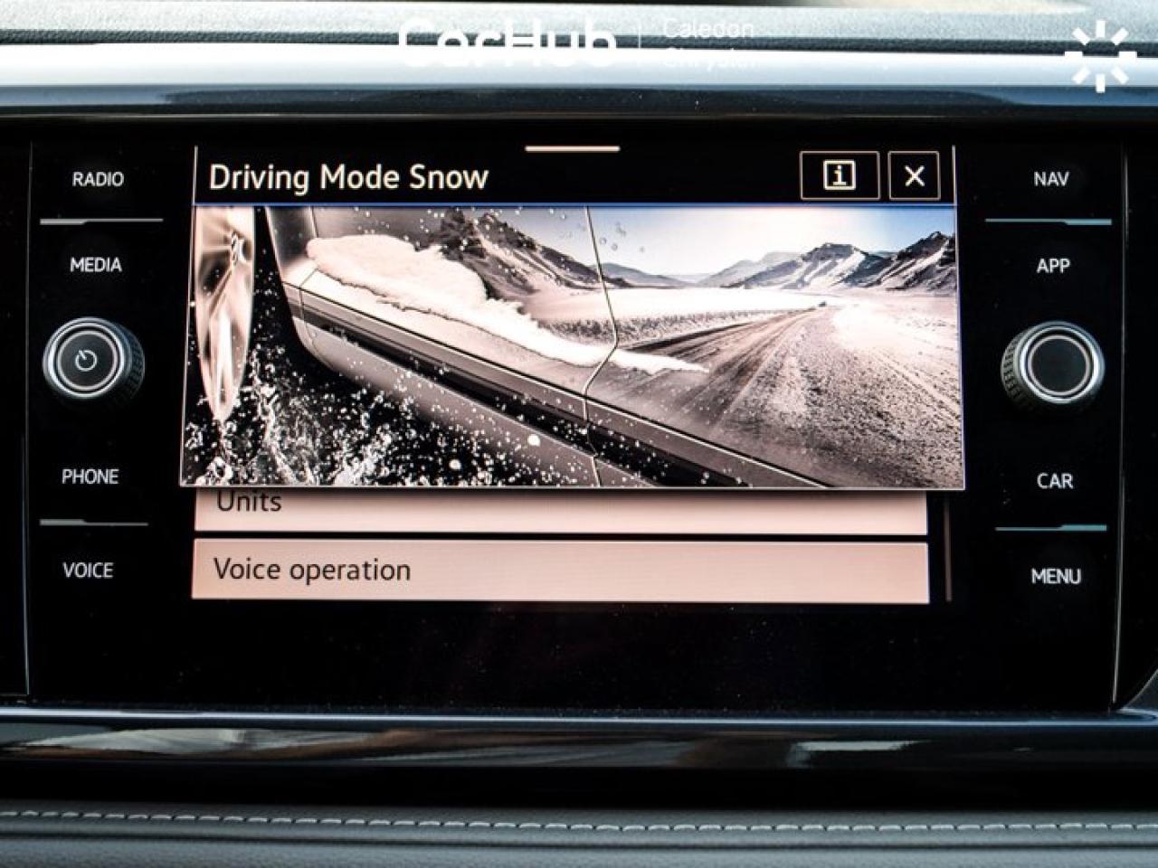 2022 Volkswagen Taos Highline 4Motion Pano Sunroof Blind Spot 19"Alloy Photo