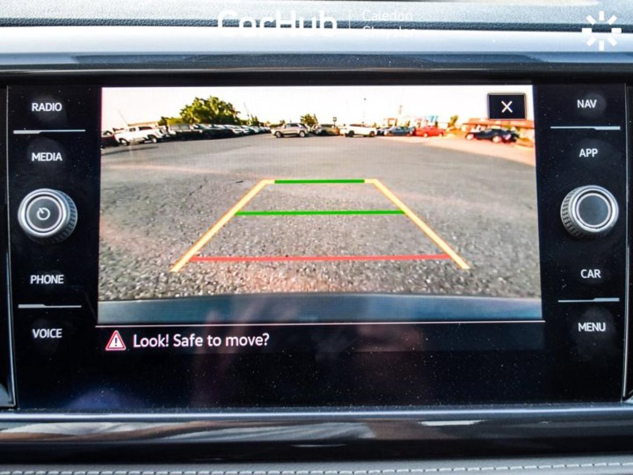 2022 Volkswagen Taos Highline 4Motion Pano Sunroof Blind Spot 19"Alloy Photo