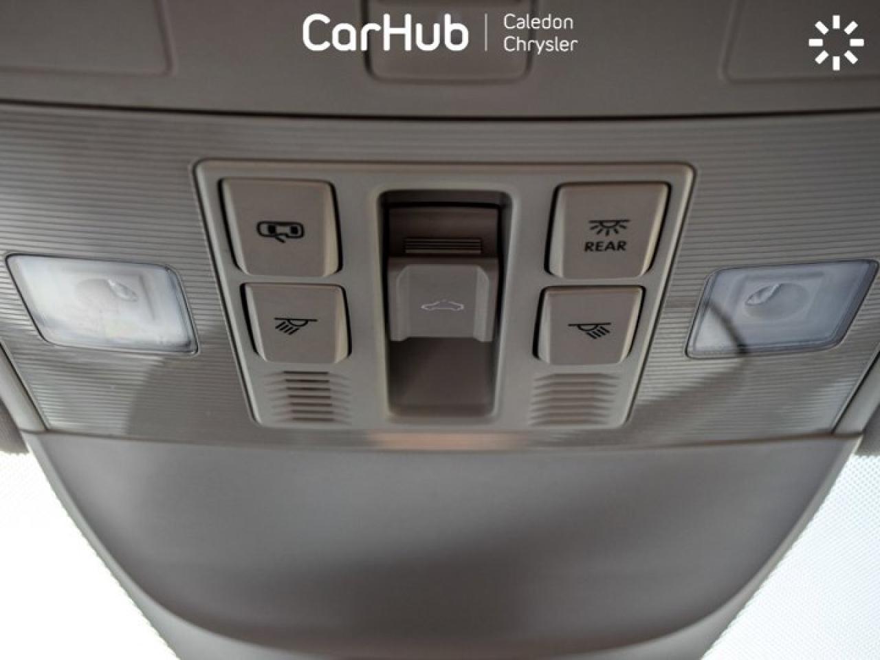 2022 Volkswagen Taos Highline 4Motion Pano Sunroof Blind Spot 19"Alloy Photo