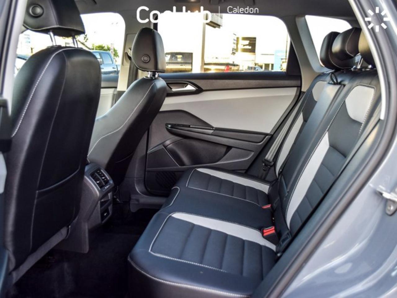 2022 Volkswagen Taos Highline 4Motion Pano Sunroof Blind Spot 19"Alloy Photo