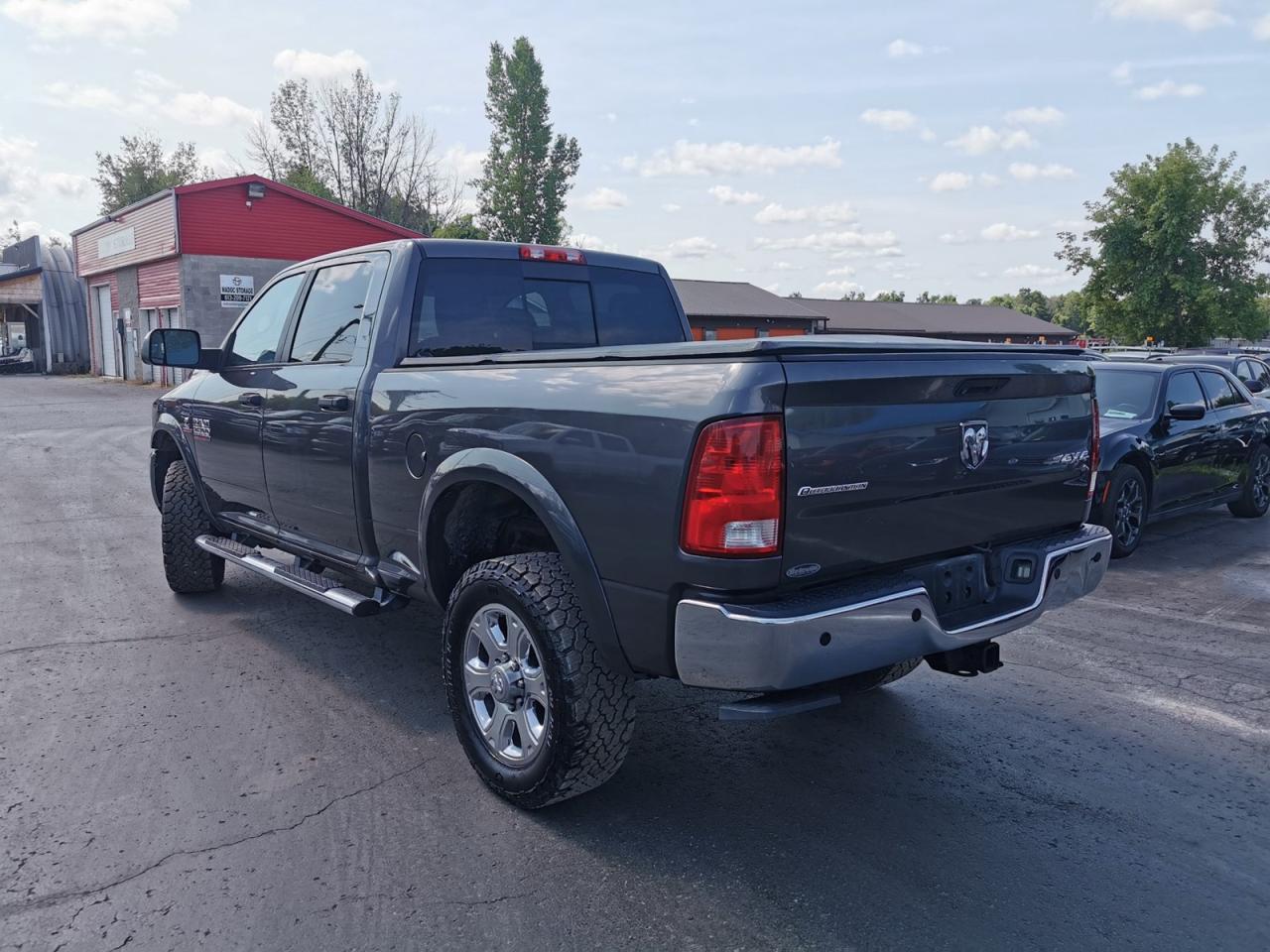 2015 RAM 2500 SLT  SWB - Photo #3